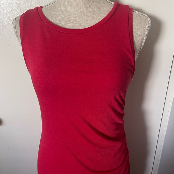 Women's Leith sleeveless Red Dress - Picture 5 of 8